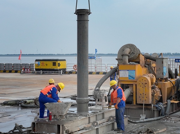 Chongqi Yangtze River Rail-cum-Road Bridge