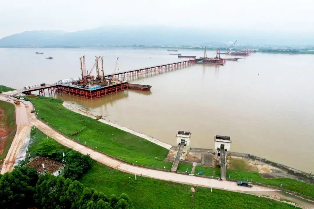 Zhuhai-Zhaoqing HSR Xijiang Bridge Deep-Water Piles